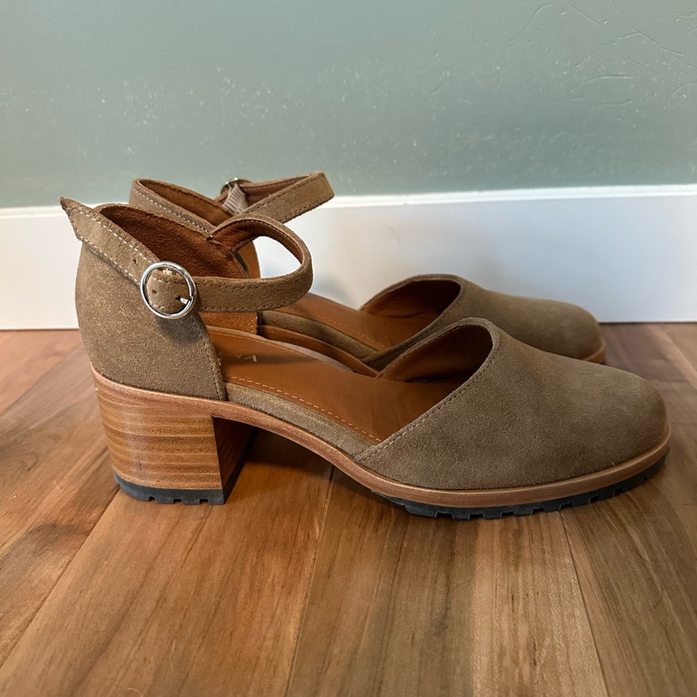 Leather Heeled Mary Jane shoes